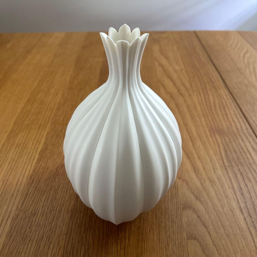 若杉聖子　アート　磁器、ホワイト　花瓶　工芸　美術　人気作家