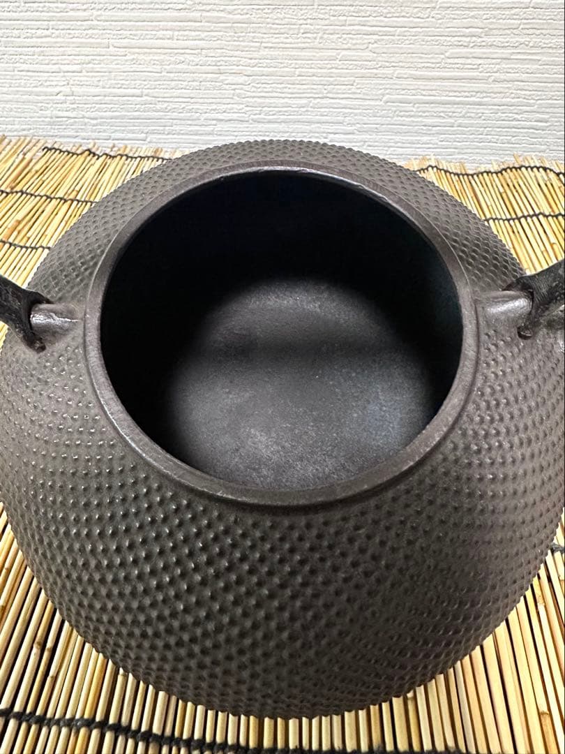 未使用品、供箱、栞付　南部名人雅泉造　２０型アラレ　南部鉄瓶　南部鉄器