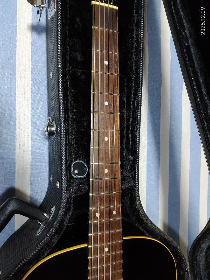 EpiphoneのGibsonヘッドの小振りアコギEL-00美品、ハードケース付