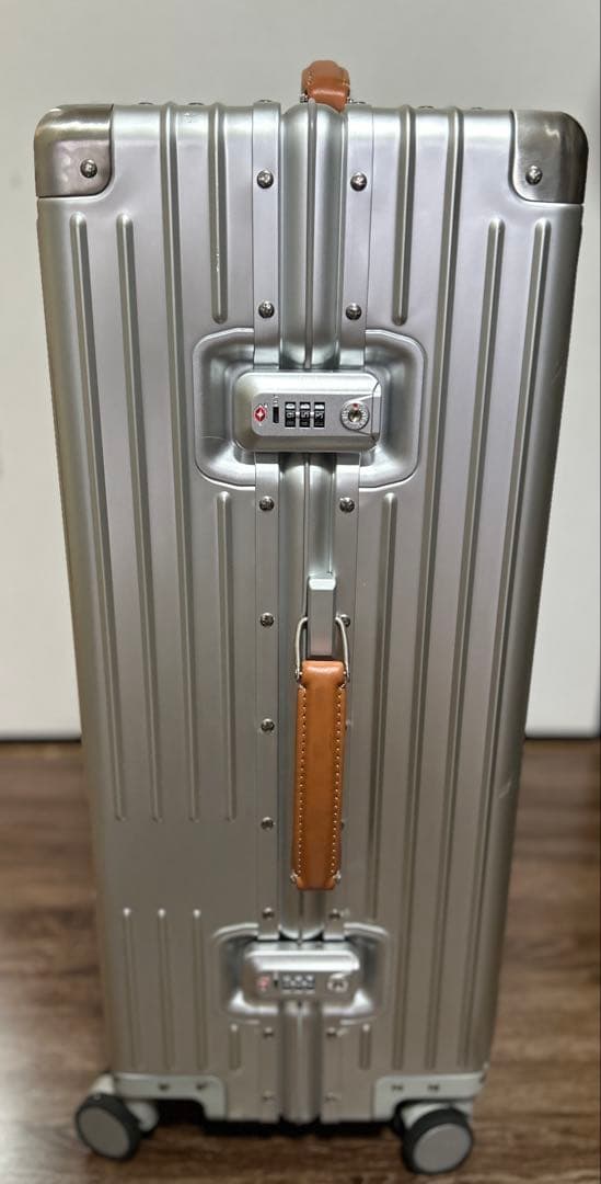 イノベーター innovator キャリーケース スーツケース　アルミ　70L