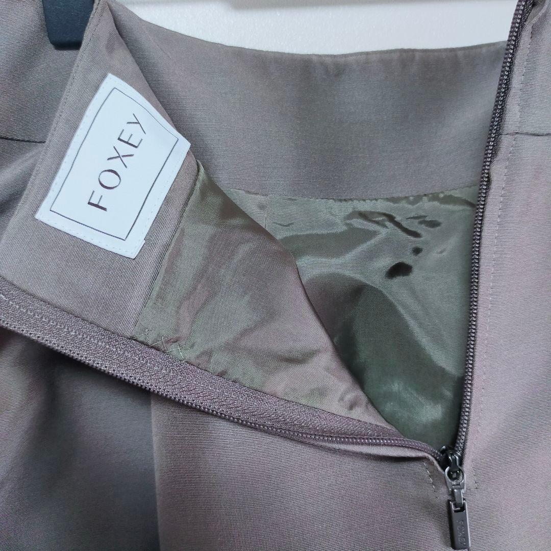 極美品☆FOXEY　ひざ丈スカート　はこひだ　光沢あり　38 　フォーマル　高級