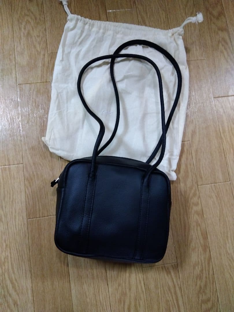 アエタ　ショルダーバックブラック