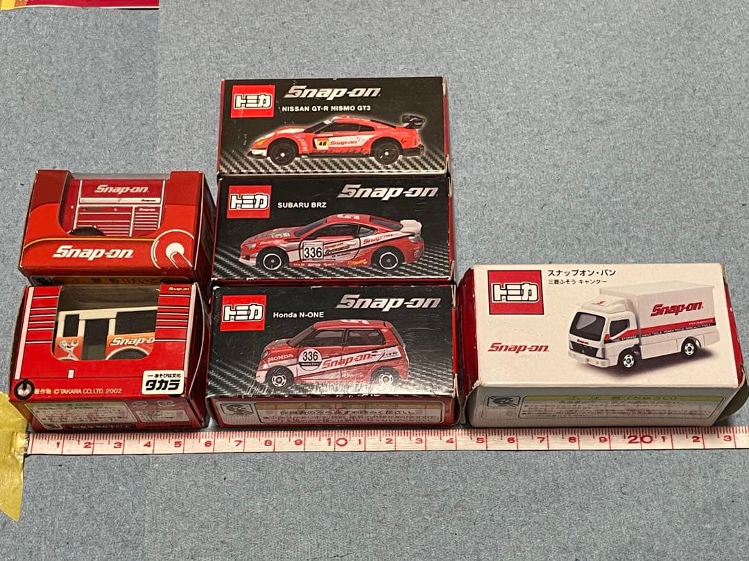 スナップオン　86 NONE バス　バン　GTR 三菱　タカラトミー　ミニカー