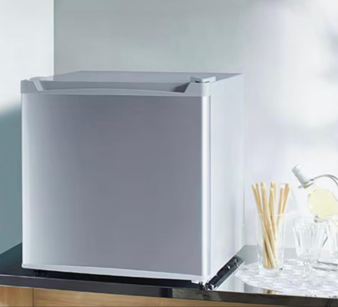 アイリスオーヤマコンパクト冷蔵庫 46L 【2024年末購入、ほぼ未使用】