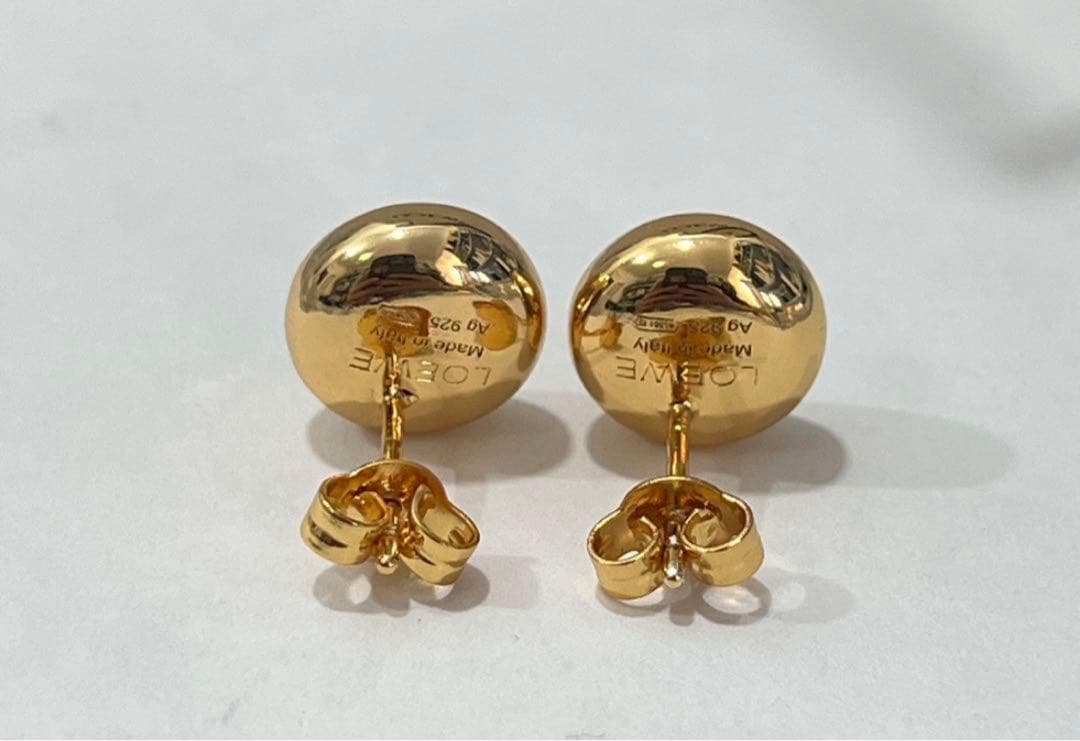 LOEWEアナグラム ぺブル スタッドピアス