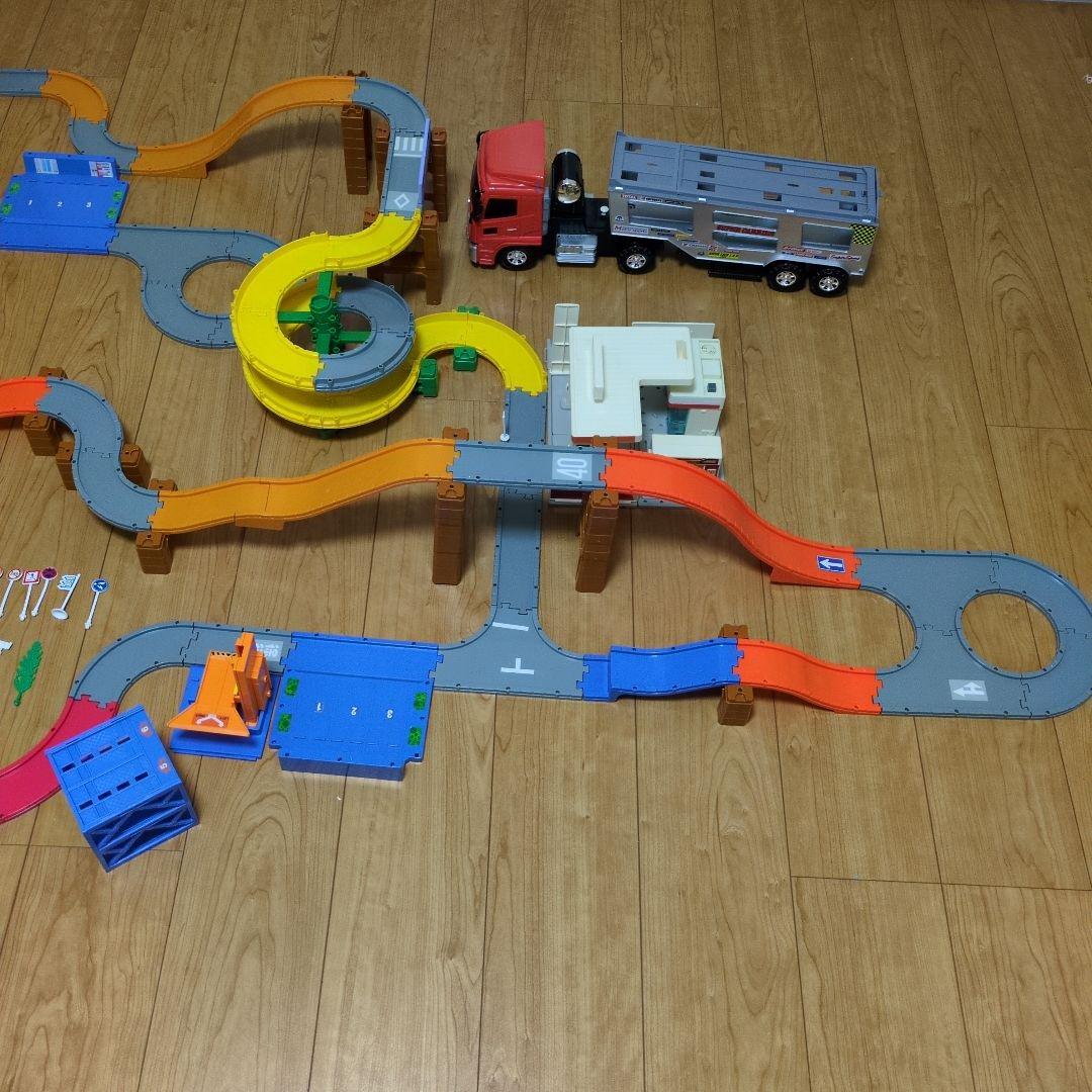 トミカシステム　山道ドライブ　立体駐車場　など