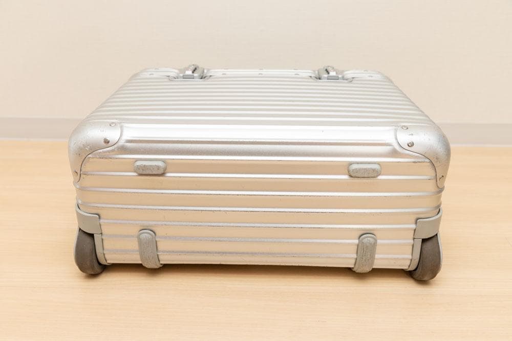 リモワ　パイロット　トロリー2輪 29L機内持込できます カナダ製