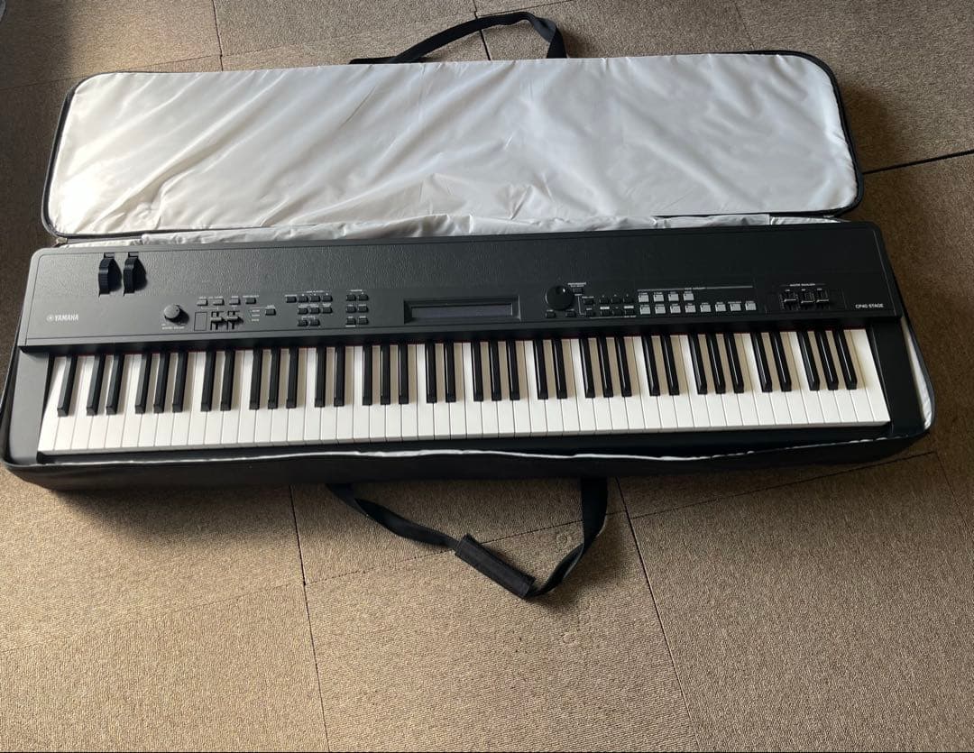 週末セール！YAMAHAステージピアノCP40（本体割れ傷あり出力問題なし）
