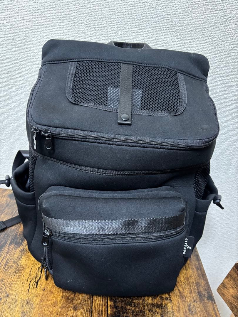 【お値下げ中】CITY DOG ネオプレーンバックパックキャリー　Rサイズ