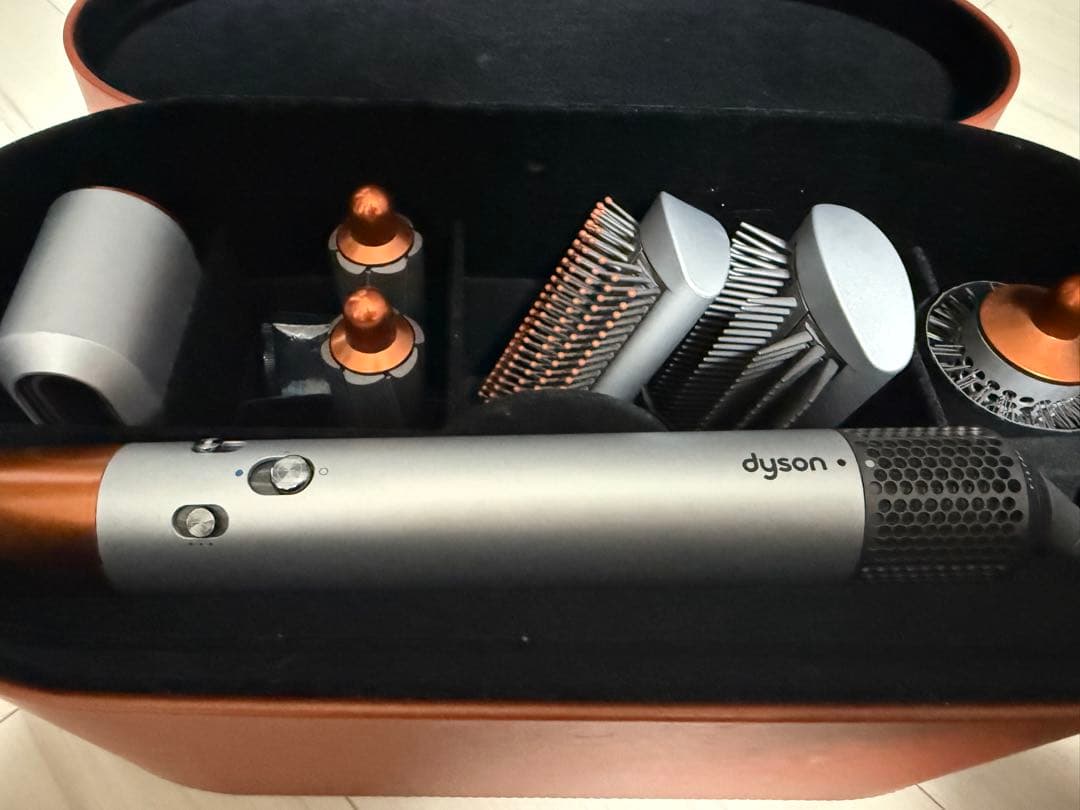 Dyson Airwrap レザー調ケース付き