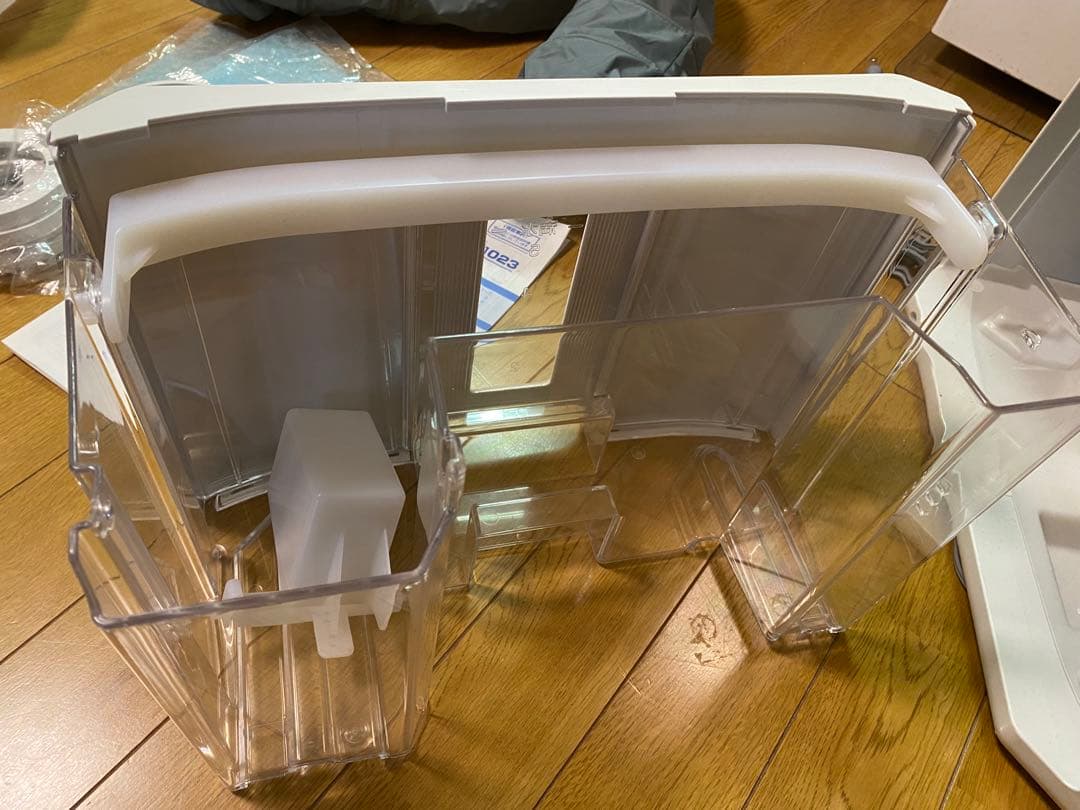 コロナどこでもクーラー2023年製　冷風、除湿、衣類乾燥