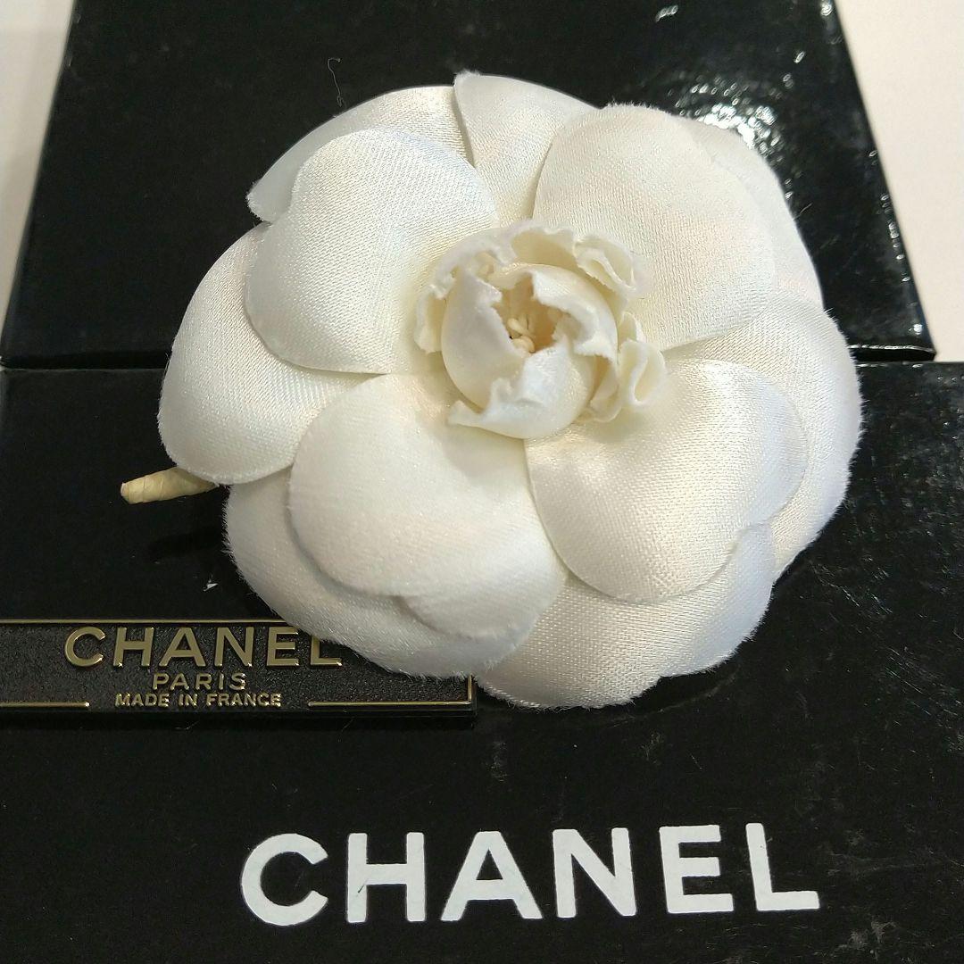 CHANEL カメリア コサージュ