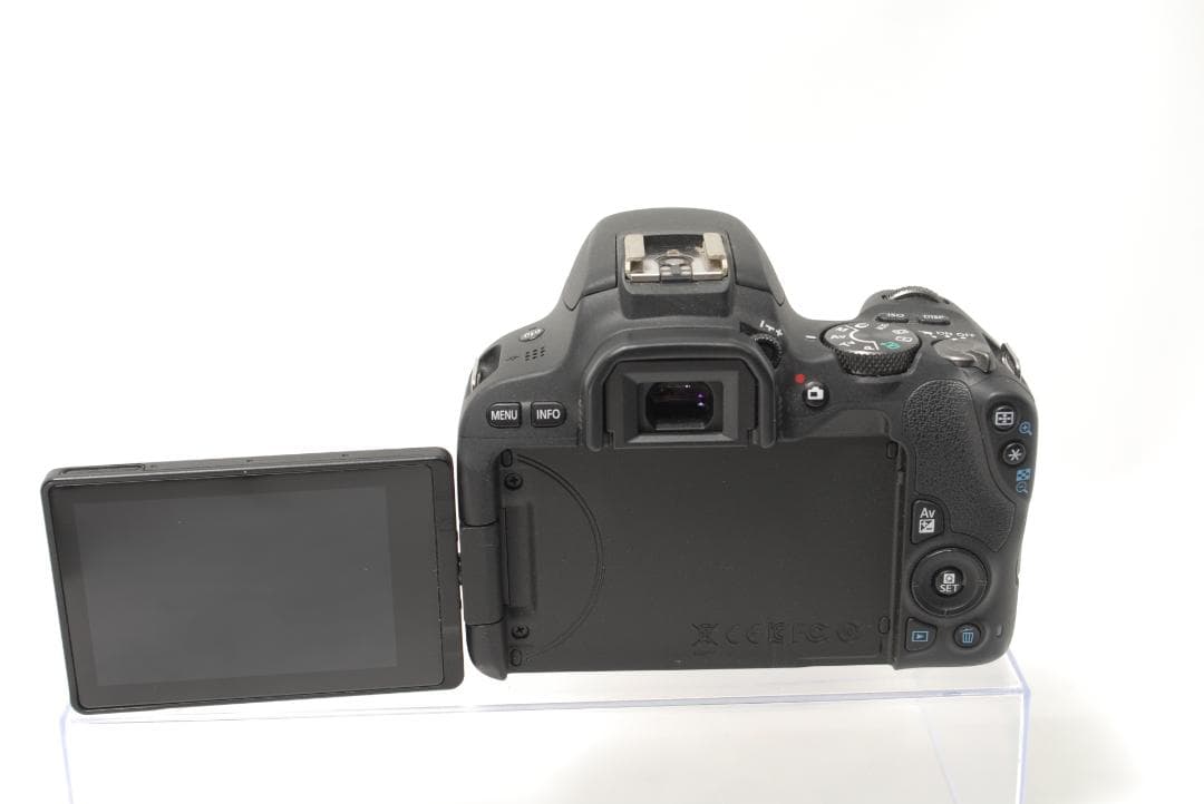 ☘️軽量✨コンパクト✨スマホ転送☘️Canon kiss X9 18-55レンズ