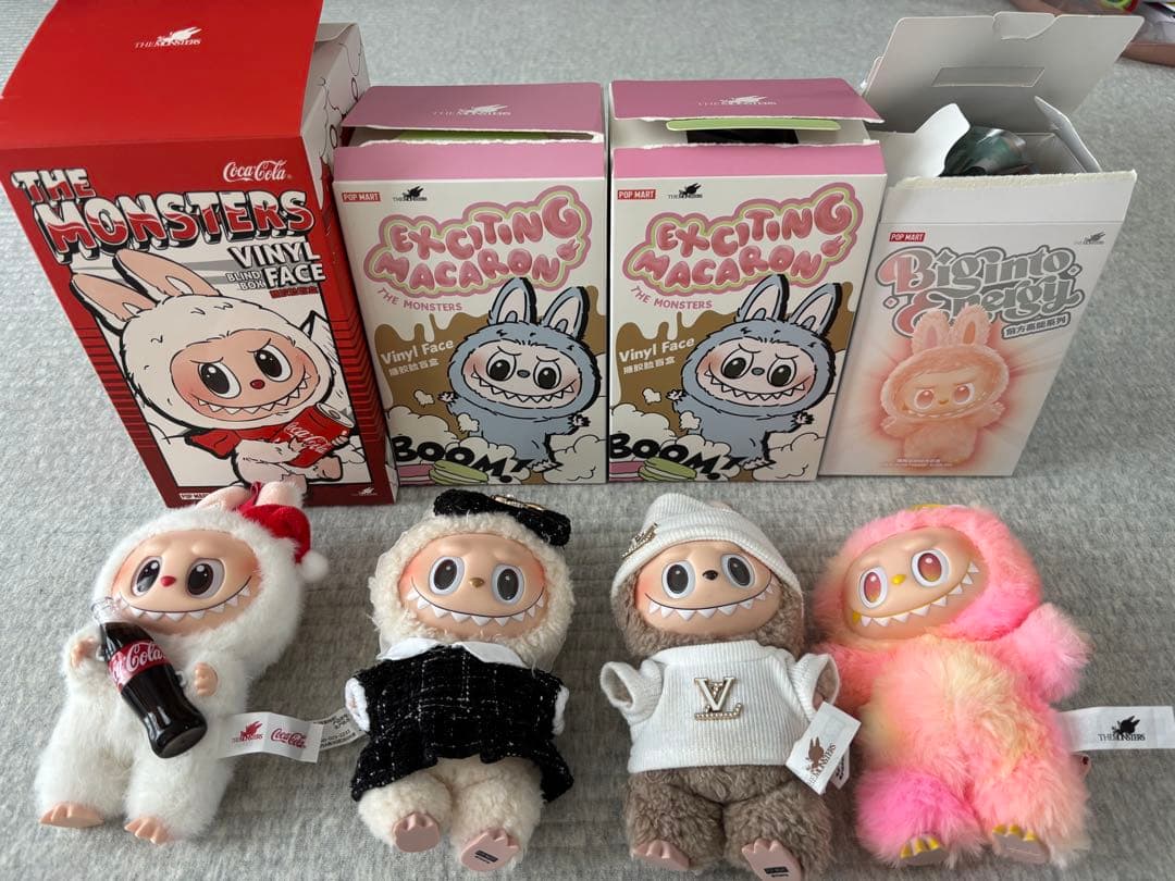 ラブブ　一体8000円