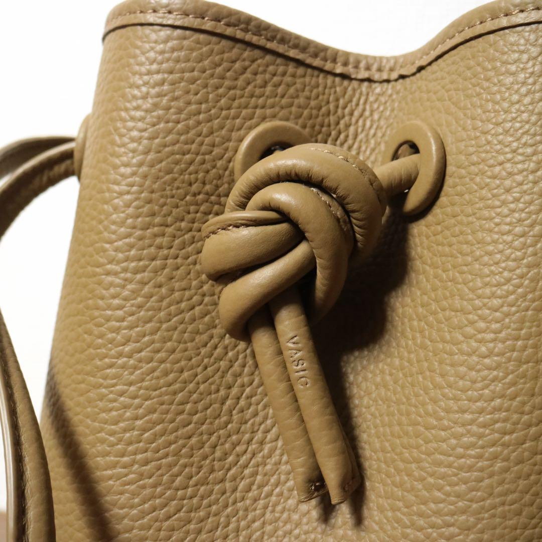 【新品同様】 ヴァジック BOND MINI 巾着 定価4.8万円 TAUPE