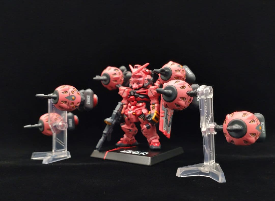 ミ*ヘ様 ガンダムコンバージ シャア専用赤いガンダム 全塗装完成品