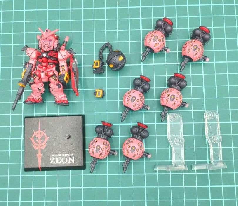 ミ*ヘ様 ガンダムコンバージ シャア専用赤いガンダム 全塗装完成品