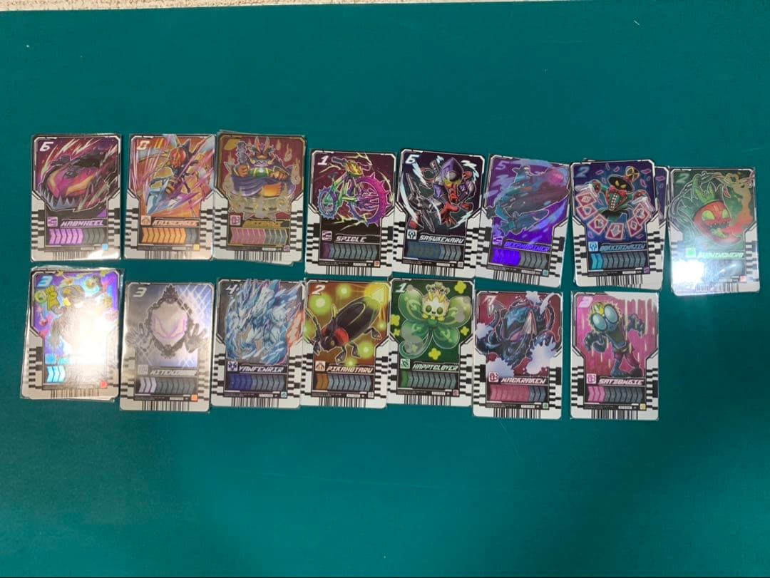 画面ライダーガッチャード　ライドケミートレカセット　カード100枚以上