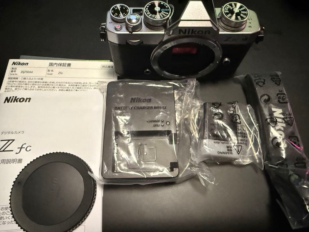 【未使用に近い】Nikon ミラーレス Zfc ボディ シルバー