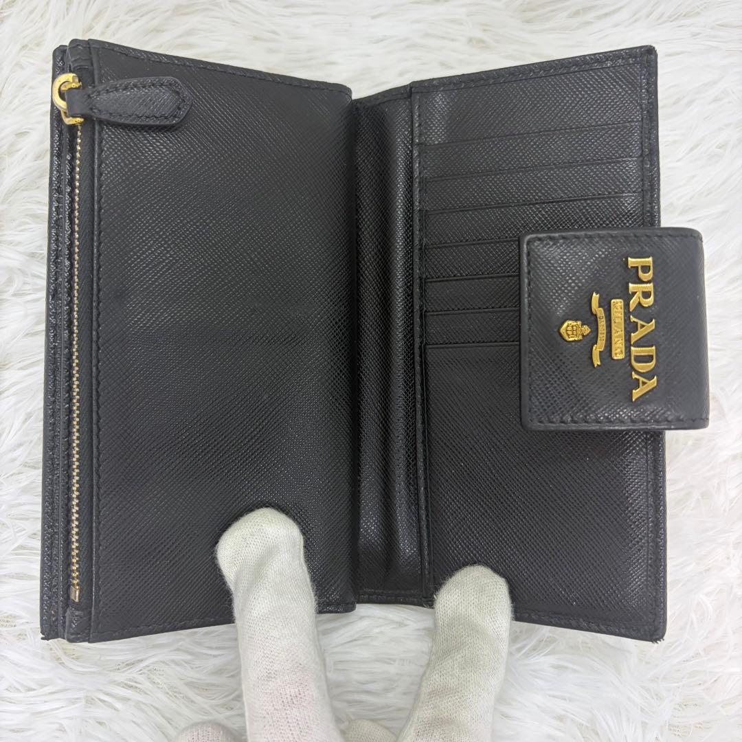 美品✨プラダ 長財布 折り財布 サフィアーノ レザー ロゴ金具 ブラック