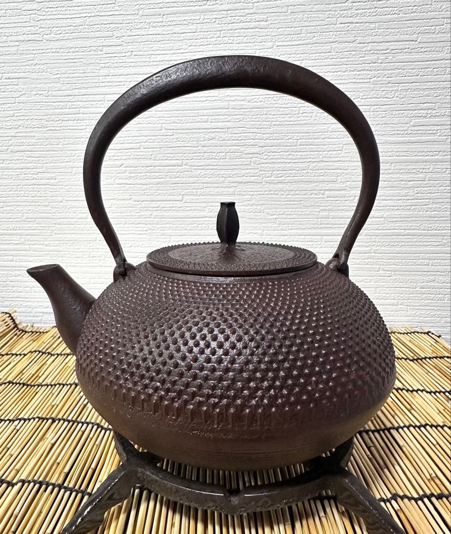 ほぼ未使用品　岩手県奥州水沢幸工芸　現代の名工 佐藤勝久造　１５型　南部鉄瓶