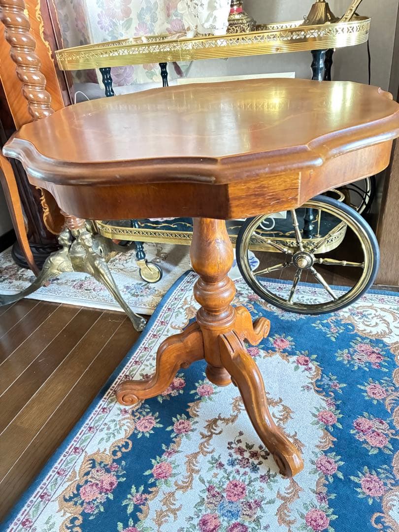 イタリア　象嵌　アンティーク木製八角形テーブル 花柄