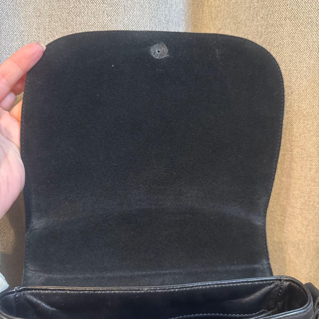 PRADA ブラック ショルダーバッグ　サフィアーノ