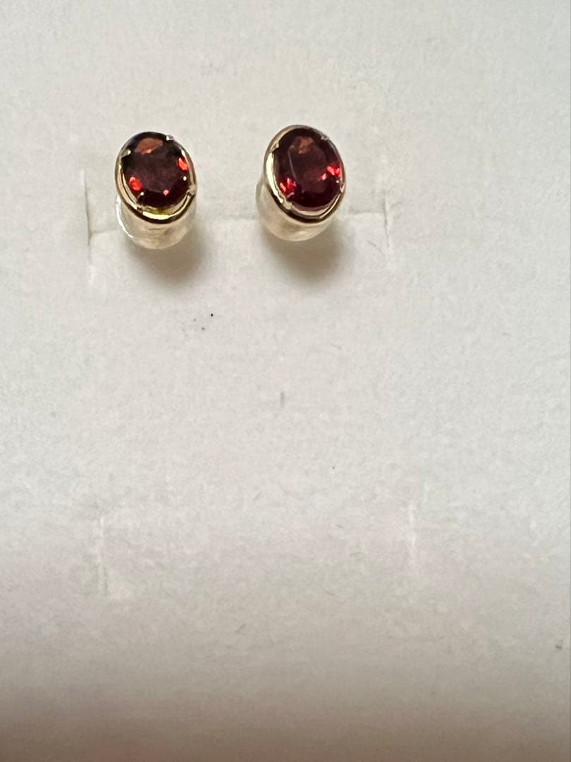 な*様 18金イエローゴールド アルマンダインガーネットピアス