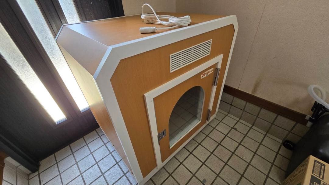 オシャレ古着　中型犬用 通気口付き防音ケージ ブラウン/ホワイト