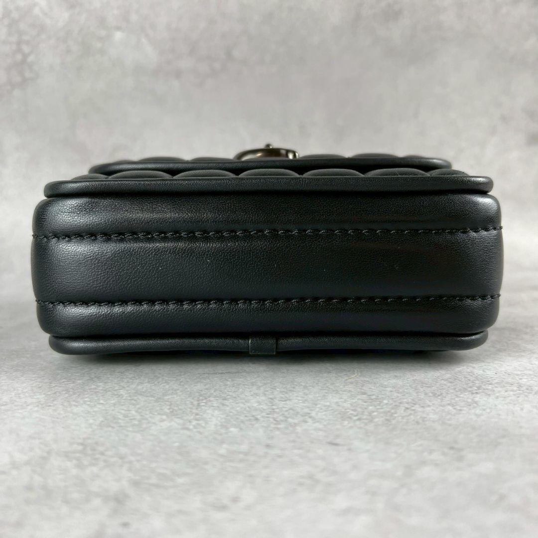 コーチ　ブラック キルティング ショルダーバッグ チェーンショルダー