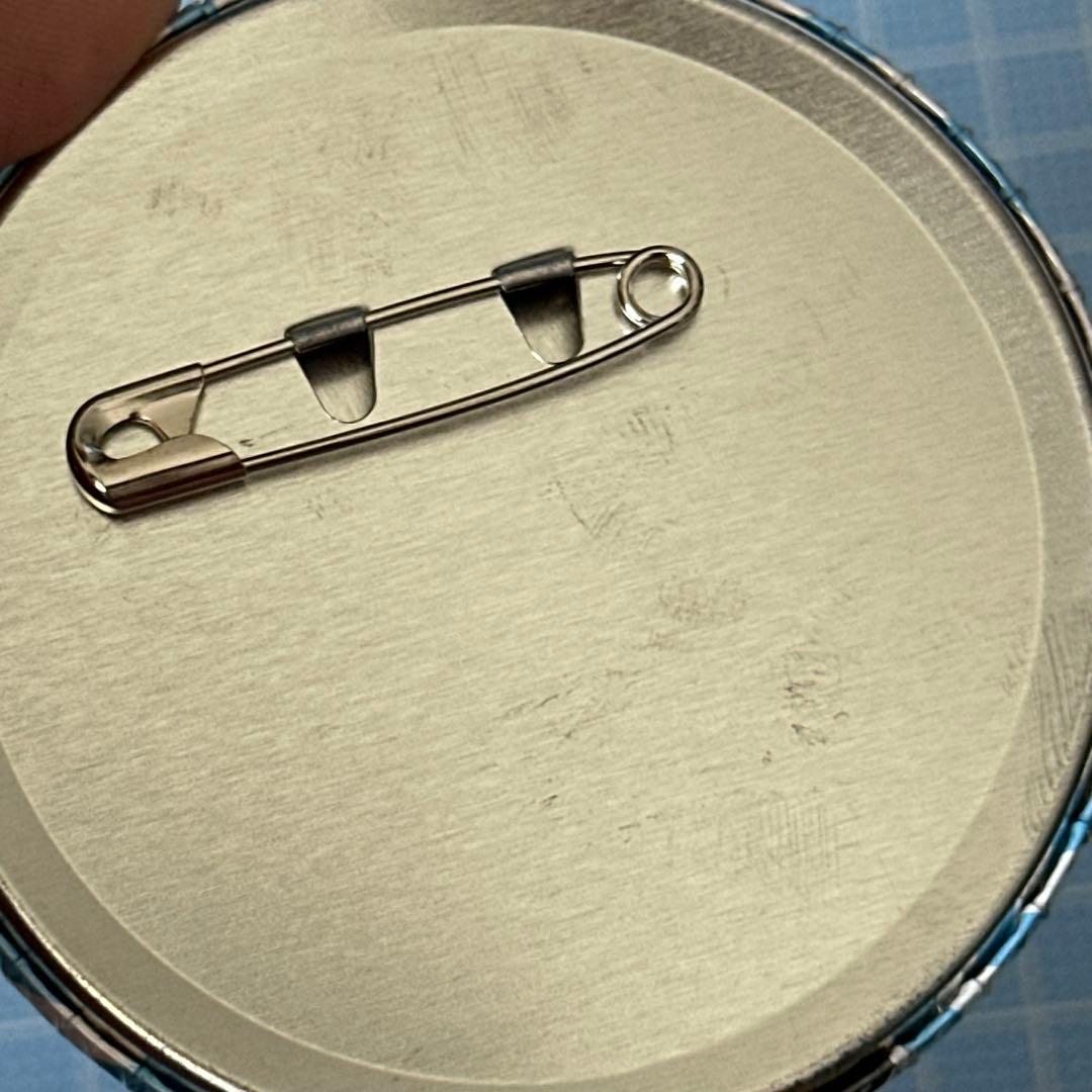 ONEPIECEワンピース　ハワイアンズ　缶バッジ　希少　ロー　水着　ウォーター