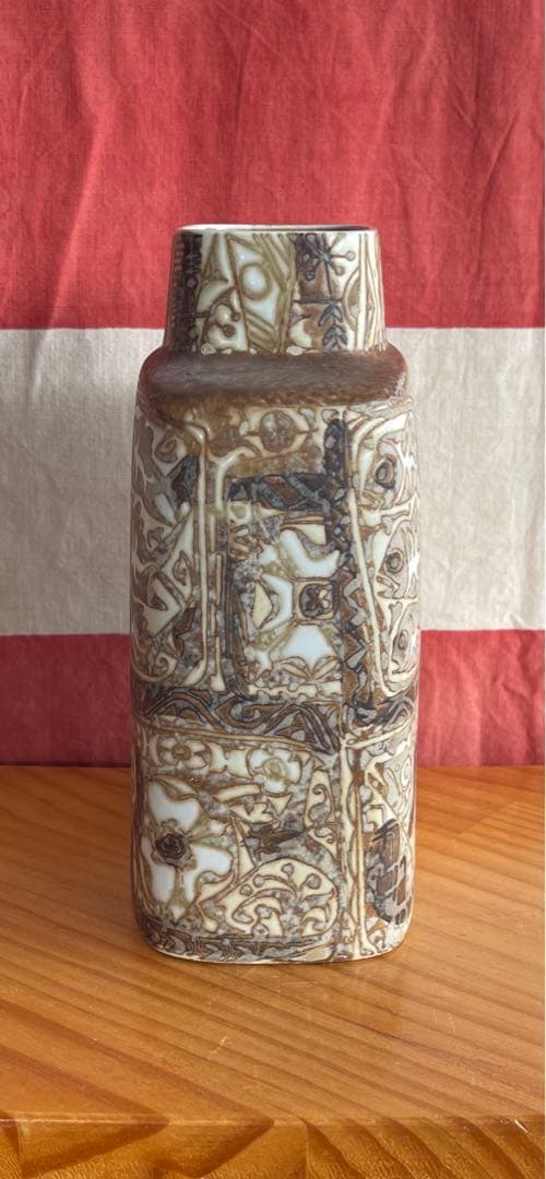 ☆花瓶、ロイヤルコペンハーゲンBACAシリーズ、魚模様、茶系、中古品。