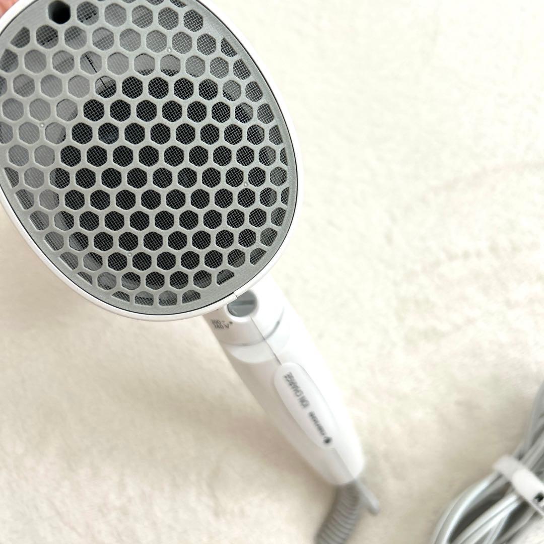 美品 ナノケア ヘアドライヤー 海外対応　EH-NA5A-W C2アダプター付き