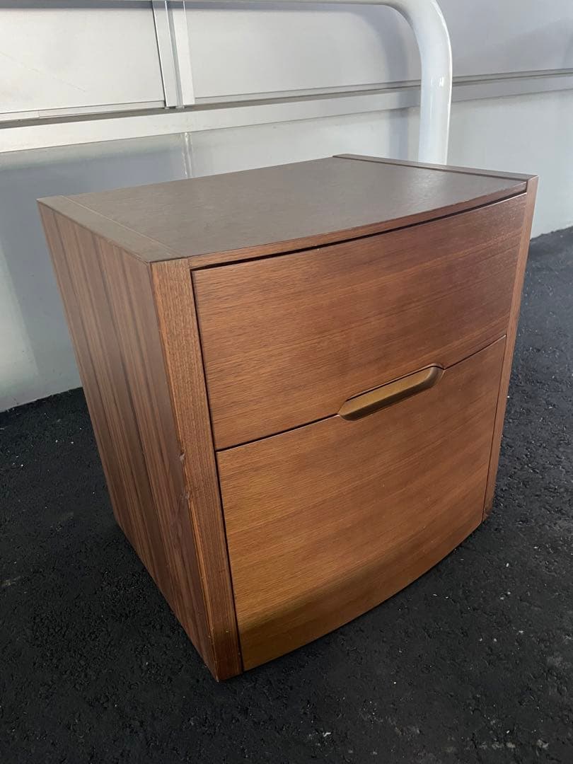 シモンズ　ナイトテーブル　サイドテーブル