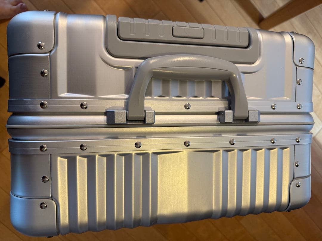 メルセデス・ベンツ　オリジナルアルミケース　スーツケース　65L