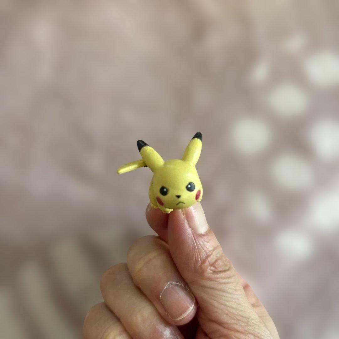 初期　ピカチュウ フィギュア