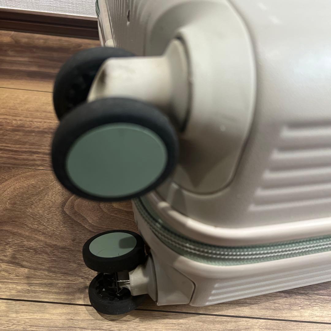 イノベーター スーツケース 33L