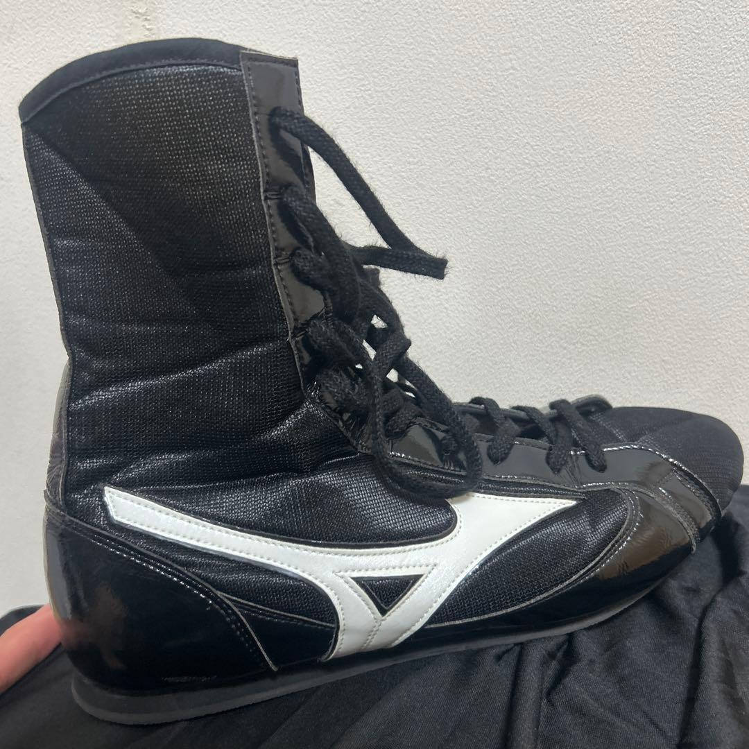 ボクシングシューズMizunoハイカットシューズ ブラック/ホワイト