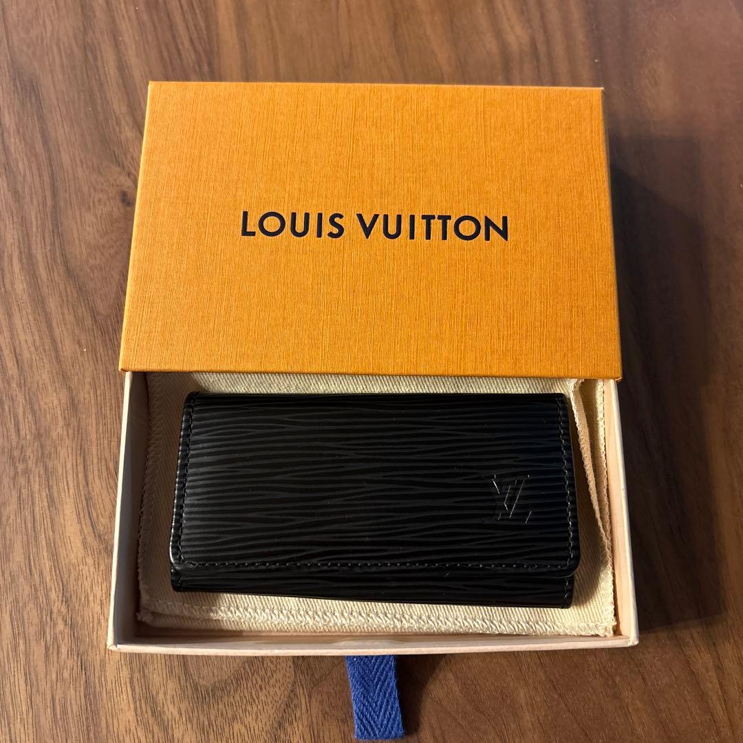 S*I様 【美品】LOUIS VUITTON 濃紺 エピレザー キーケース　キー