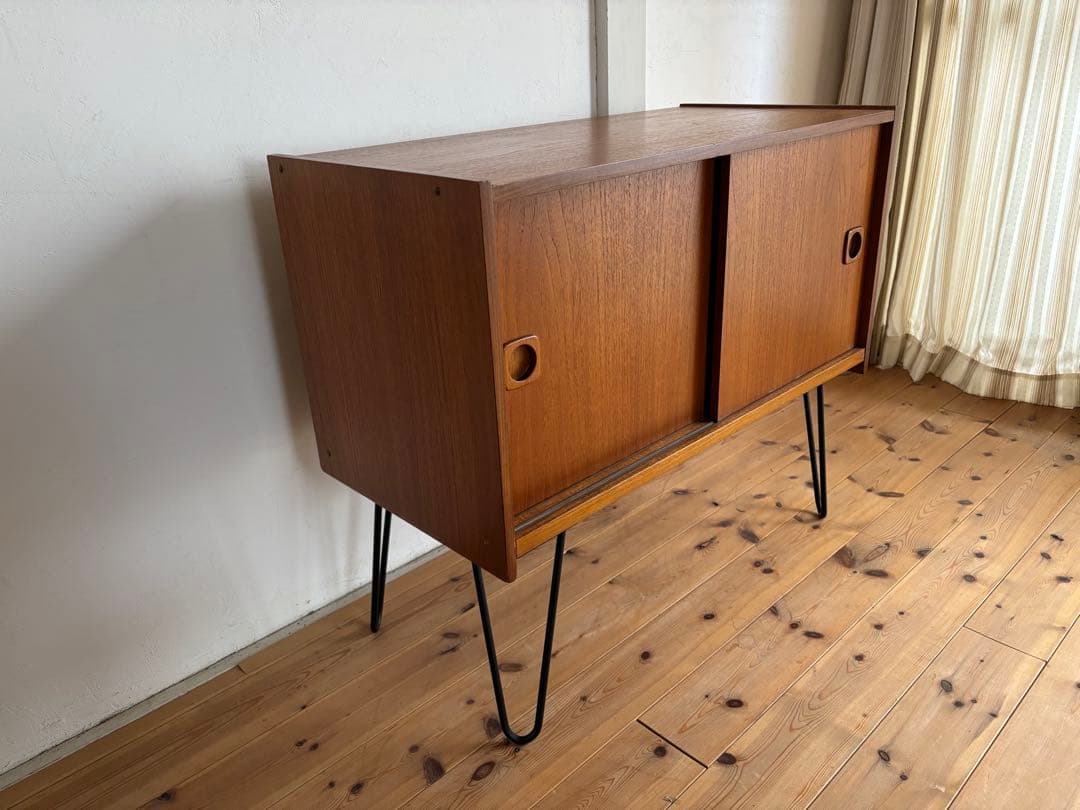 北欧ヴィンテージ　チーク　デンマーク　サイドボード