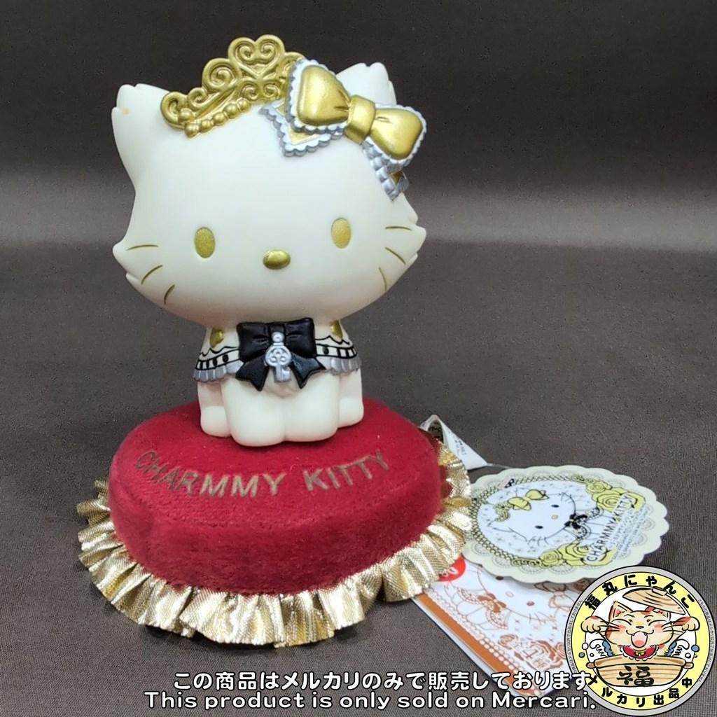 チャーミーキティソフビドールonクッション ゴールドデザインシリーズ