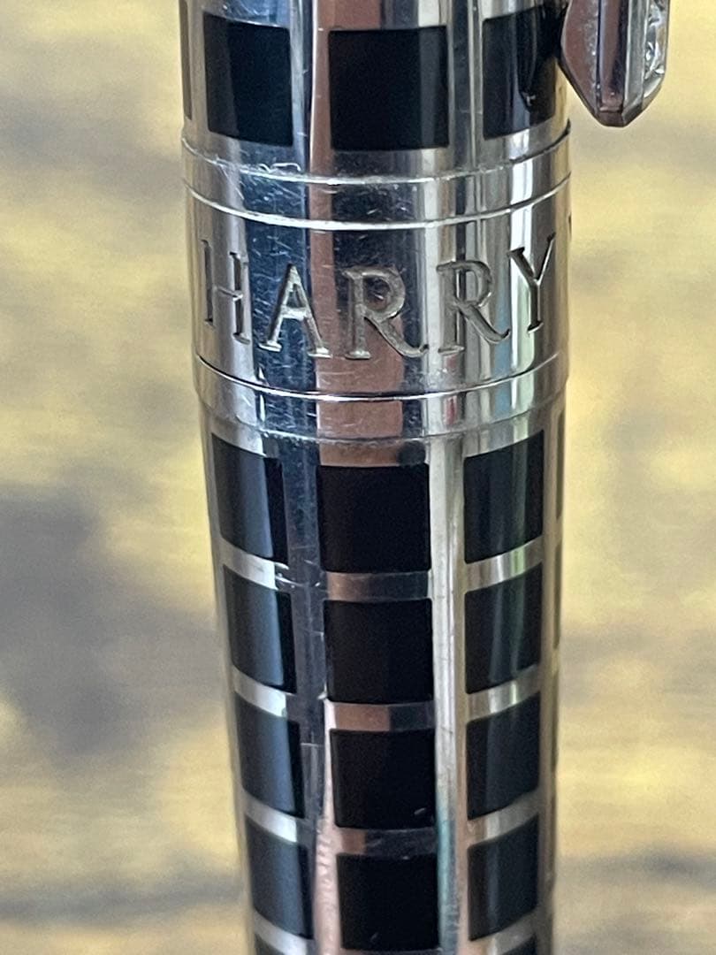 シリアルナンバー　ダイヤモンド　パラジウム仕上げ　ハリーウィンストン　万年筆