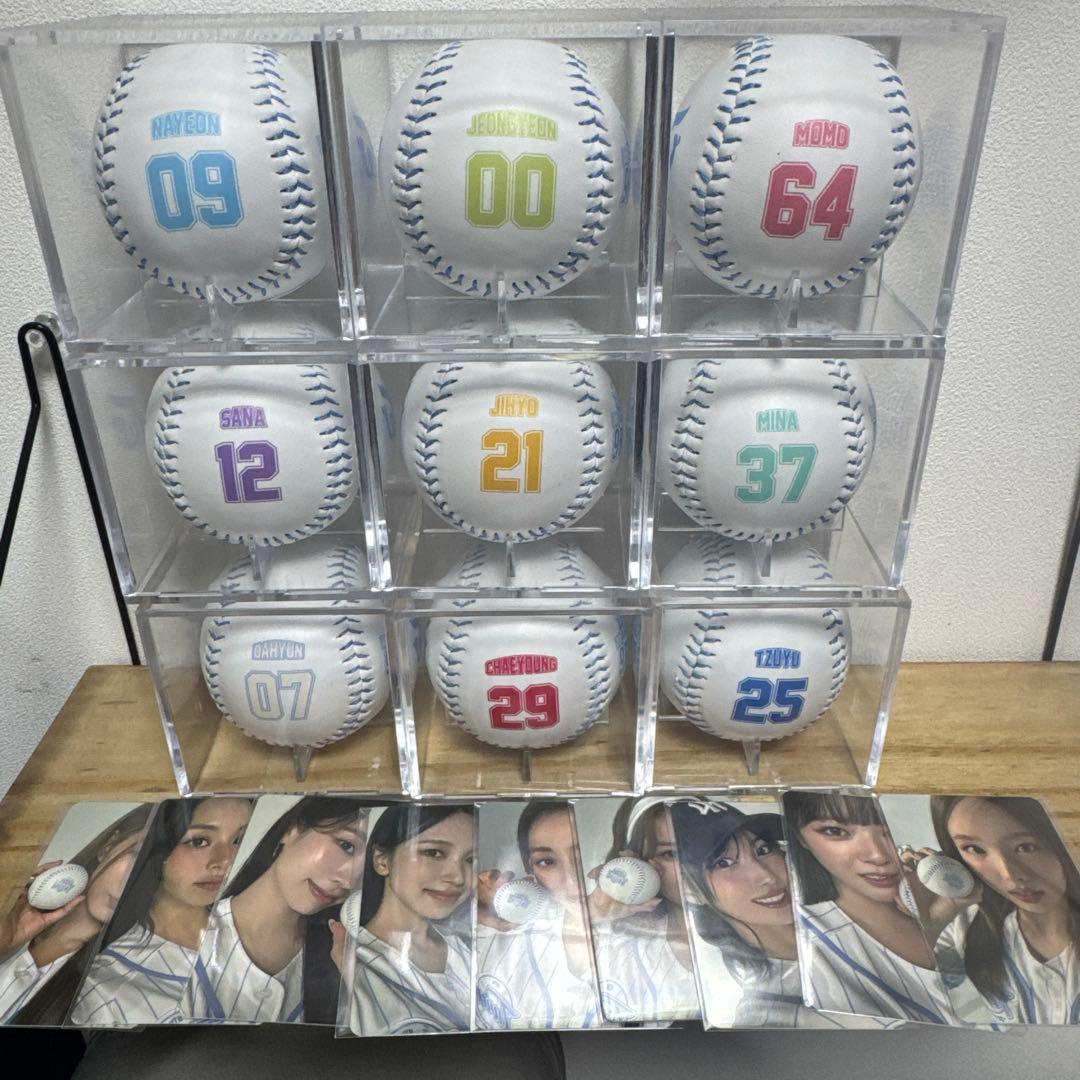 TWICEグッズ　9ROUND トレカ ボール全種類