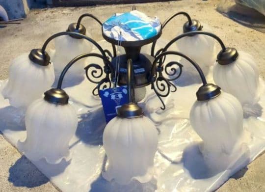 リモコン付きシャンデリア GEM-6700C 8灯タイプ 中古品