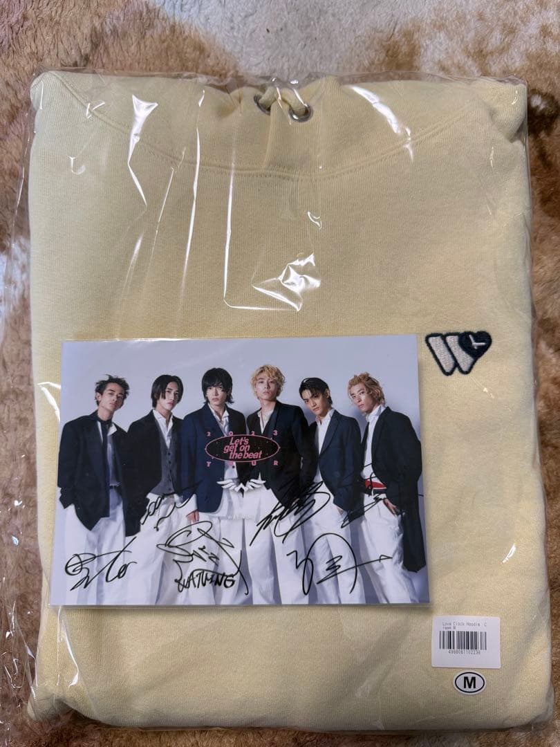 WATWING パーカー(複製サイン入り写真付き)