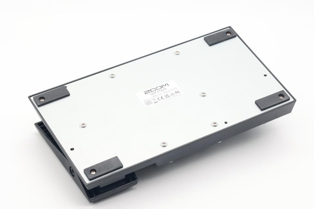 【4048】ZOOM G2X FOUR ギターマルチエフェクター ペダル付き