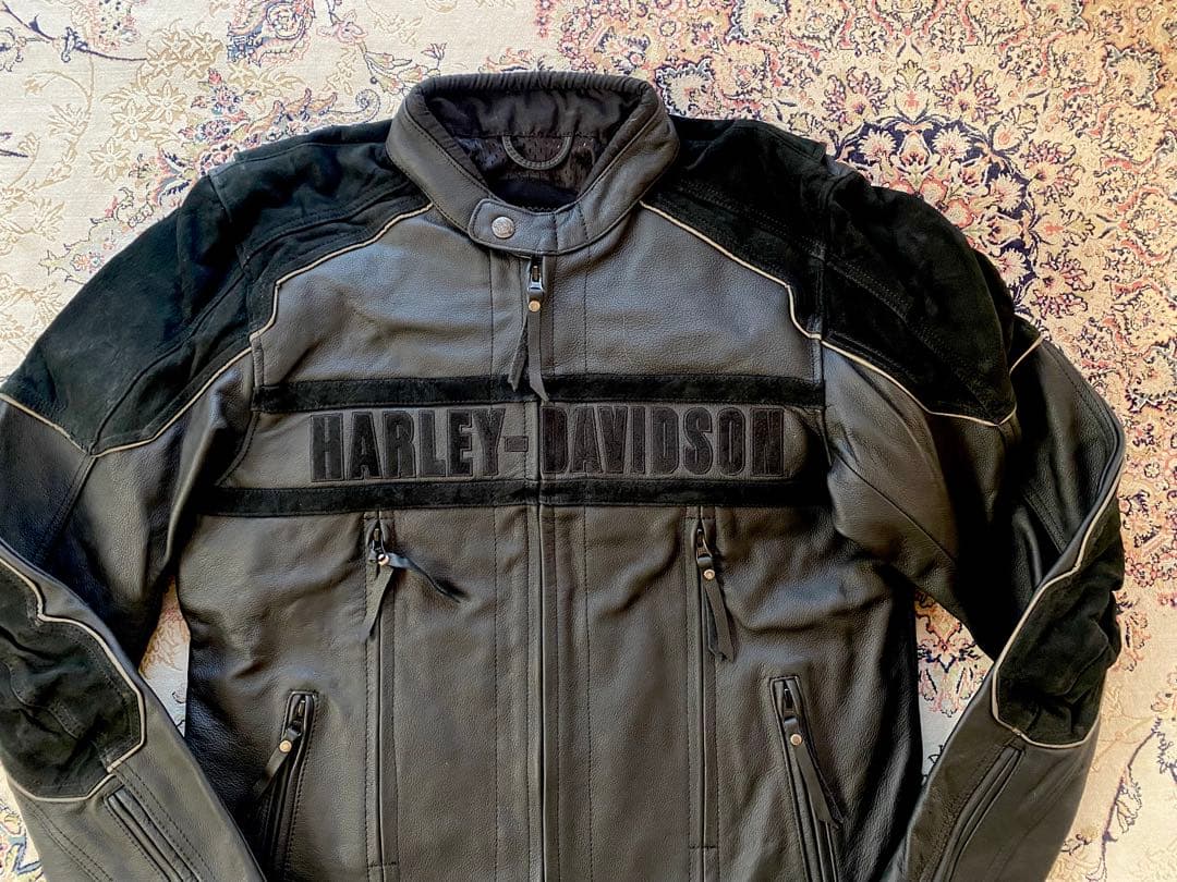 新品未使用HARLEY-DAVIDSON ブラックレザーロゴジャケット在庫限り。