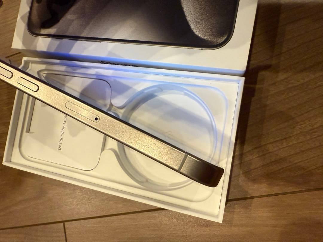 【中古品】おまけ付！iPhone15 Pro 256GB simフリー