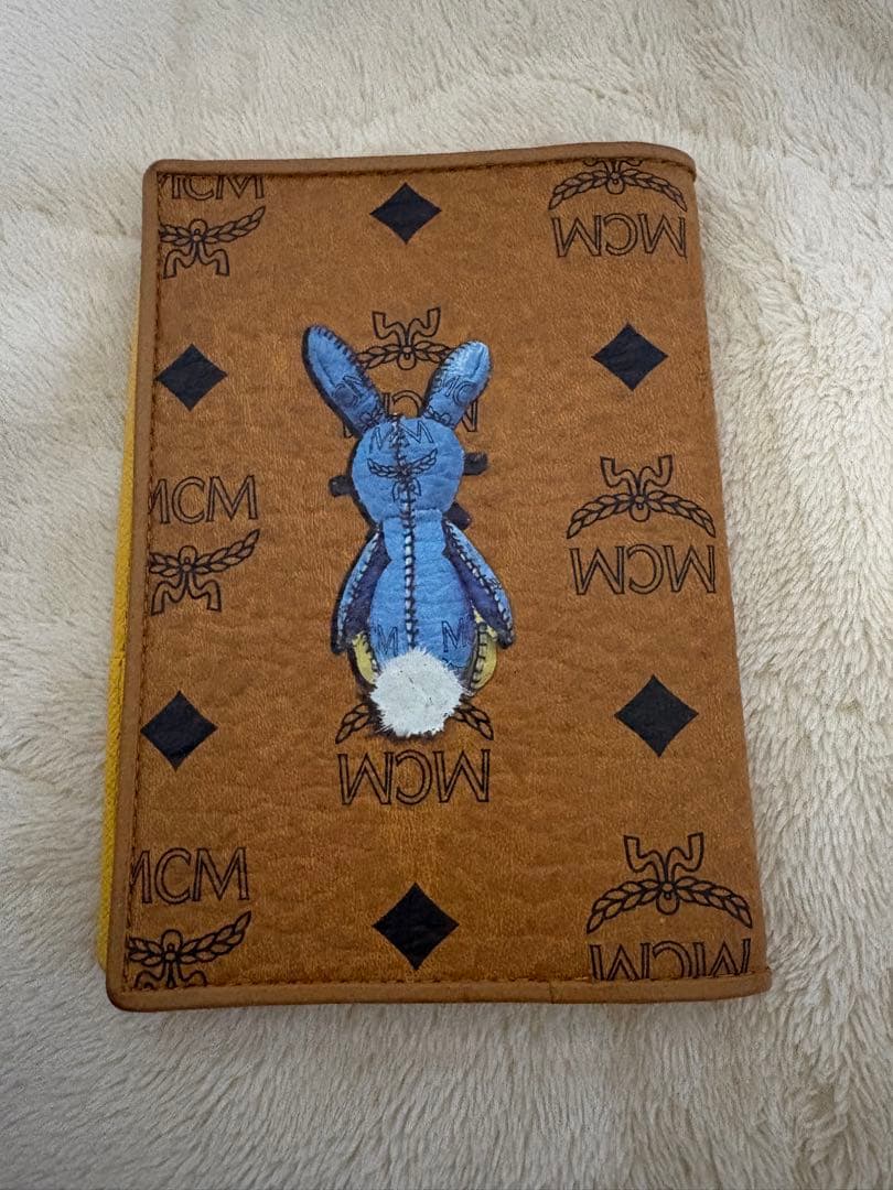 MCM ウサギデザイン パスポートケース