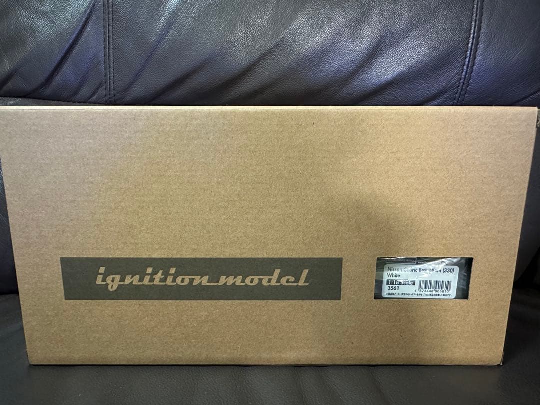 1/18 イグニッションモデル 330 セドリック 白 ignition